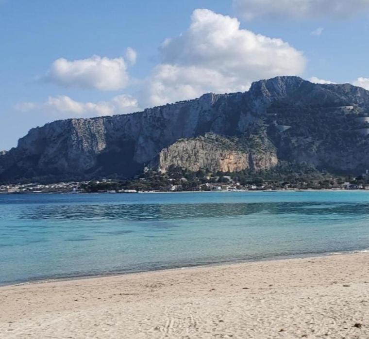 Fronte Mare Arenella Bed and Breakfast Palermo Esterno foto