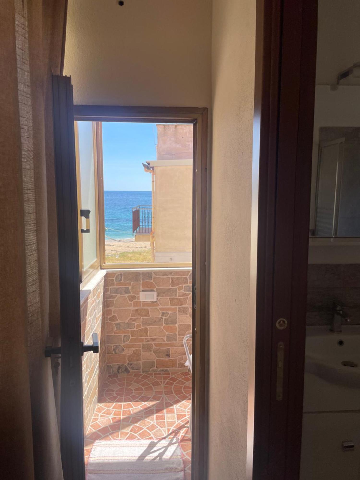 Fronte Mare Arenella Bed and Breakfast Palermo Esterno foto